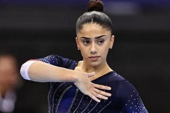 لعروي
تحقق
الميدالية
البرونزية
في
جهاز
المتوازي
مختلف
الارتفاعات