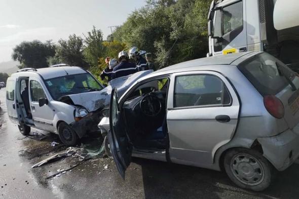 تيبازة..
6
جرحى
في
اصطدام
بين
سيارتين
بشرشال 