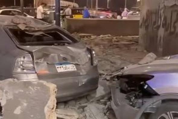 تهشم
سيارتين
إثر
انهيار
أجزاء
من
عقار
قديم
بالإسكندرية
دون
إصابات