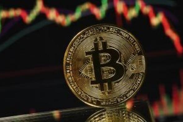 بيتكوين"تهبط
دون
76
ألف
دولار
بفعل
توترات
الشرق
الأوسط
وتشدد
الفيدرالى