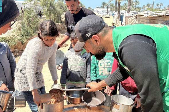 المملكة
    توزع
    آلاف
    الوجبات
    الغذائية
    الساخنة
    في
    قطاع
    غزة