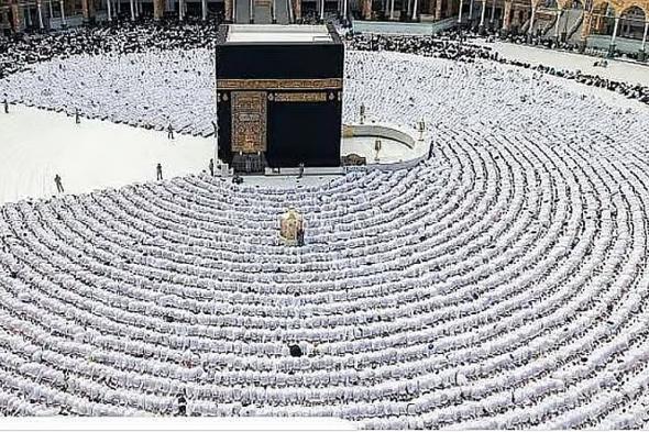 وزارة
    الحج
    تحث
    ضيوف
    الرحمن
    على
    التجاوب
    مع
    تعليمات
    رجال
    الأمن