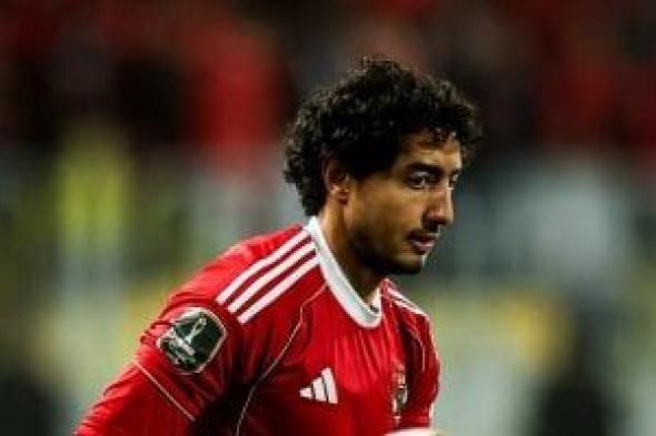 الأهلى
يستعيد
جهود
محمد
هانى
أمام
إنبى
بعد
انتهاء
الإيقاف
بالدوري