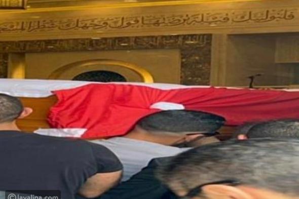 وداع مهيب لـ هاني شاكر: وصول الجثمان إلى مسجد أبو شقة ملفوفاً بعلم مصر