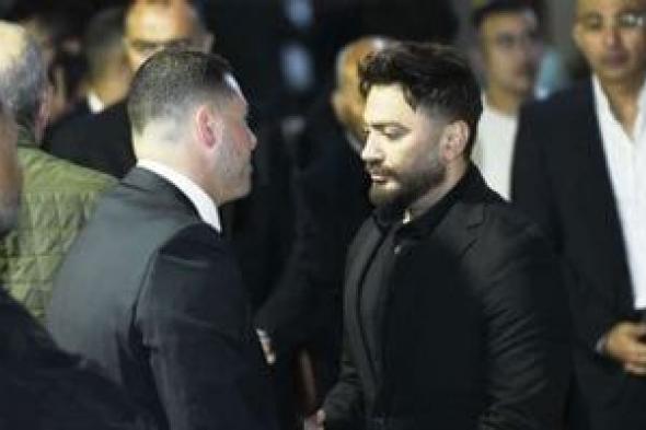 محمد
فؤاد
وتامر
حسني
وأنغام
وكارول
سماحة
وجنات
فى
عزاء
هانى
شاكر
(فيديو)