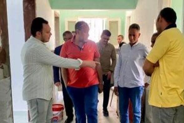 رئيس
مركز
الفرافرة
يتابع
التجهيزات
الإنشائية
لتركيب
جهاز
الأشعة
المقطعية
بالمستشفى
المركزى