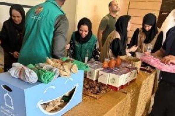 وزيرة
التضامن
تطمئن
على
وصول
أول
أفواج
حجاج
الجمعيات
إلى
المدينة
المنورة