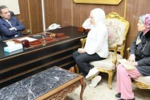 محافظ
المنوفية
يستمع
لشكاوى
عدد
من
المواطنين
ويكلف
الجهات
المختصة
بفحصها