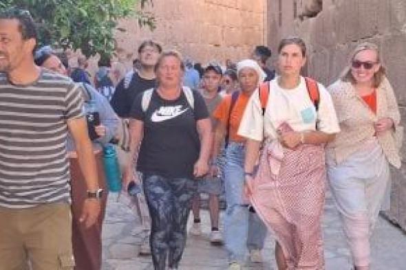 سانت
كاترين
تستقبل
422
سائحا
وزائرا
من
مختلف
الجنسيات
لزيارة
معالمها