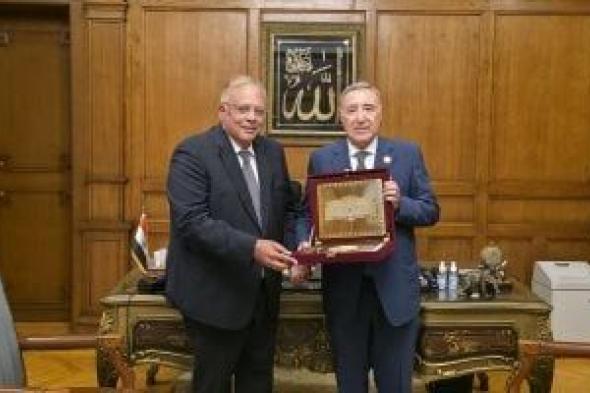 القومى
لحقوق
الإنسان
يعد
لإطلاق
برامج
لنشر
الوعى
بضمانات
دستورية
وقضائية