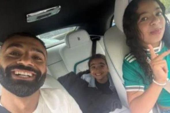 الملك وأميراته.. كواليس ظهور محمد صلاح مع ابنتيه مكة وكيان.. فيديو وصور