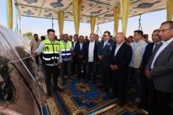 وزير
النقل
يشهد
التشغيل
التجريبي
لميناء
دندرة
النهري
بقنا
لخدمة
نقل
البضائع
والركاب