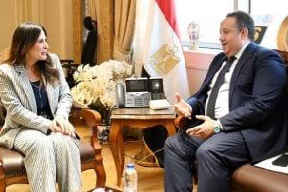 وزيرة
الإسكان
تبحث
مع
نقيب
المهندسين
تعزيز
التعاون
المشترك