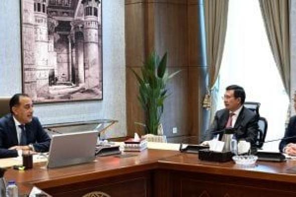 رئيس
الوزراء
يستقبل
رئيس
وكالة
أنباء
شينخوا
الصينية
والوفد
المرافق
له