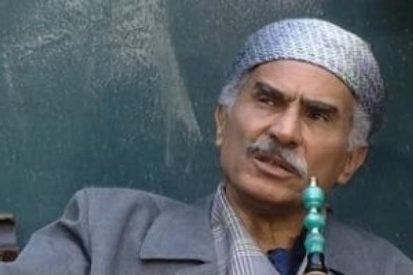 رشوان
توفيق
أول
الحضور
لجنازة
الراحل
عبد
الرحمن
أبو
زهرة
بمسجد
الشرطة