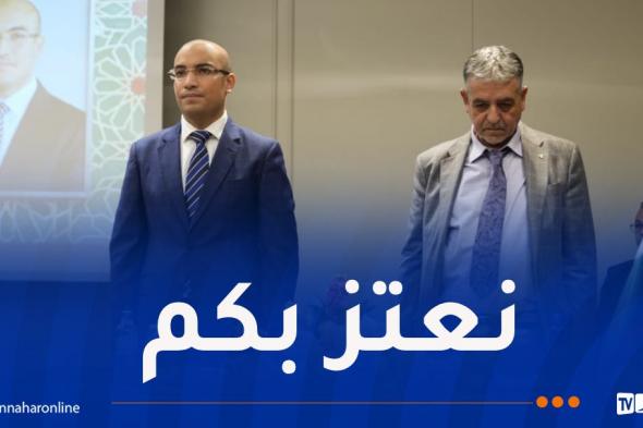شايب
يلتقي
أفراد
الجالية
الوطنية
بإسطنبول