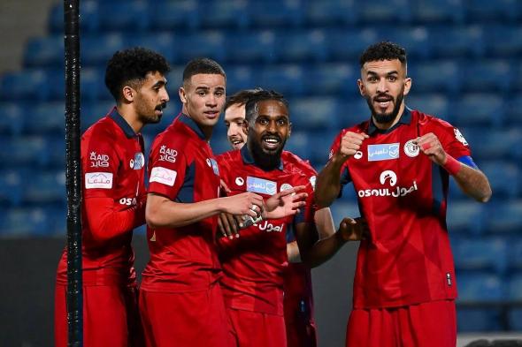 "دوري
    روشن":
    ضمك
    يضرب
    الفيحاء
    بثلاثية
    دون
    رد 