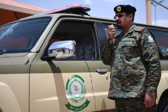القبض
    على
    مواطنين
    بمنطقة
    عسير
    ونقلهما
    4
    مخالفين
    لنظام
    أمن
    الحدود 