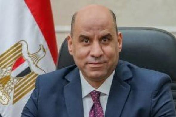 تعزيز
الإنتاج
وحماية
العمال..
5
أهداف
لجولة
وزير
العمل
بـ3
محافظات
بالصعيد