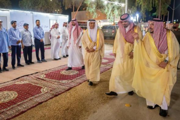 أمير
    القصيم
    يتفقّد
    مدينة
    حجاج
    البر
    في
    بريدة
    ويطّلع
    على
    جاهزية
    الخدمات
    المقدّمة
    لضيوف
    الرحمن