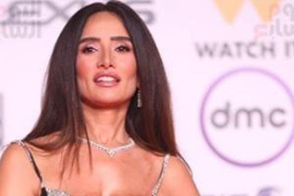 الحبس
3
أشهر
للمتهمين
بترويع
طفلى
الفنانة
زينة
بكلب
بالشيخ
زايد