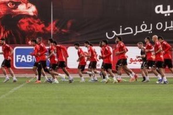 الأهلي
يختتم
تدريباته
اليوم
لمواجهة
المصري
فى
مباراة
حسم
الدوري