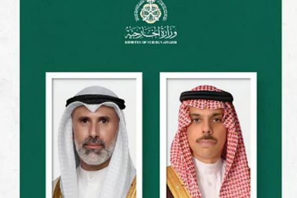 وزير
    الخارجية
    يبحث
    مع
    نظيره
    الكويتي
    آخر
    التطورات
    في
    المنطقة