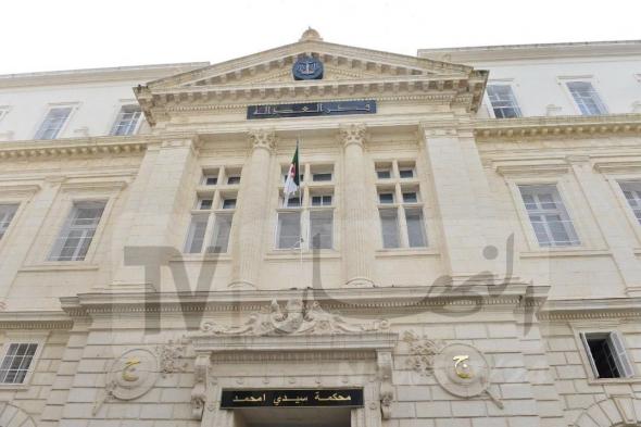 الحبس
لموظف
سابق
بالبنك
بعد
اختلاس
أموال
شقيقه
