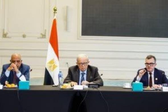 وزير
التخطيط
يفتتح
جلسة
مشاورات
رفيعة
المستوى
مع
مجموعة
البنك
الدولي