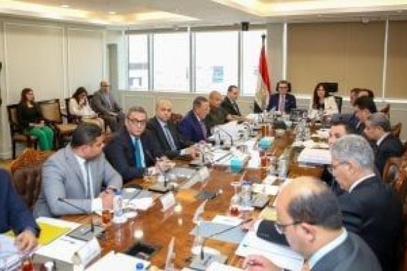 وزيرة
الإسكان
تتابع
جهود
هيئة
التنمية
السياحية
فى
دفع
الاستثمار
السياحى