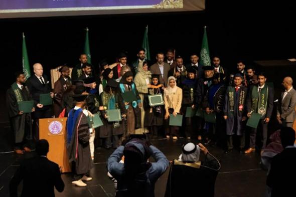 النادي
السعودي
بروكفورد
يقيم
حفل
تخرّج
الطلبة
الدارسين
في
الجامعات
الأمريكية