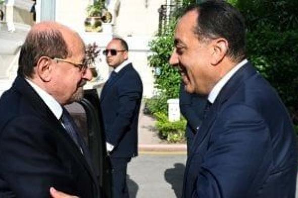 رئيس
الوزراء
يلتقي
نظيره
اليمني