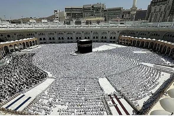 «لَبَّيْكَ
    اللَّهُمَّ
    لَبَّيْكَ»..
    الحجاج
    يؤدون
    طواف
    القدوم
    والسعي
    بأرجاء
    الحرم
    المكي