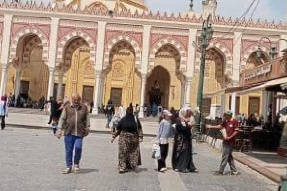 ساحة
المسجد
الأحمدى
بطنطا
تستعد
لاستقبال
الآلاف
فى
صلاة
عيد
الأضحى