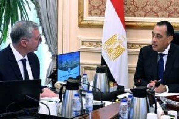 رئيس
الوزراء
يتابع
مع
وزير
البترول
عددا
من
ملفات
عمل
القطاع