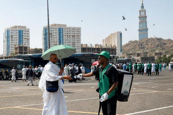 سقيا
برّ
محافظة
الموية
يتجه
لتوزيع
4
ملايين
عبوة
لحجاج
هذا
العام