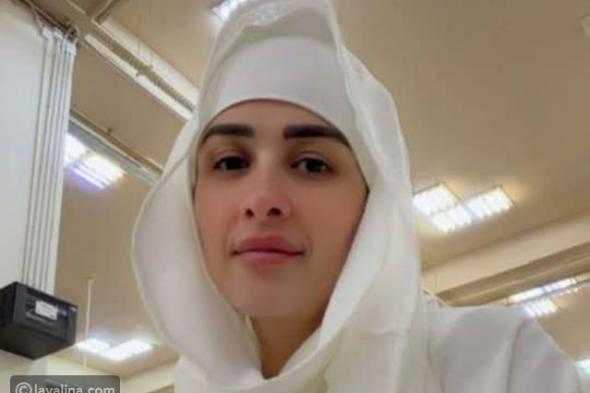 الفنانة ياسمين عبد العزيز تؤدي مناسك الحج وتشارك جمهورها لحظات روحانية