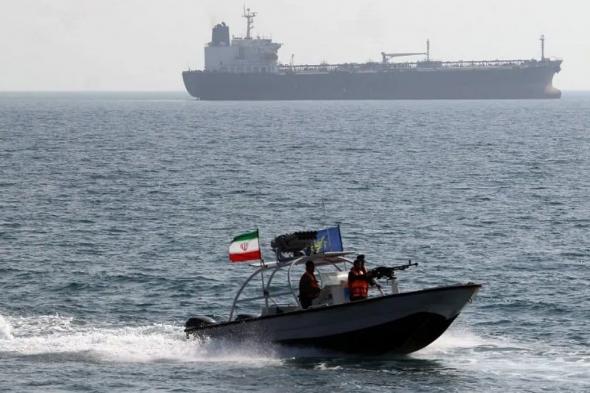 إيران
تعلن
استهداف
مدمرات
أمريكية
في
مضيق
هرمز
بصواريخ
كروز
ومسيرات
انتحارية