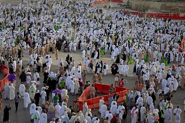 «المرور»
تحث
الحجاج
على
التقيد
بحركة
السير
أثناء
النفرة
من
عرفات
إلى
مُزدلفة