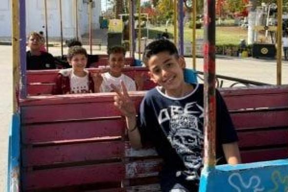 فى
أول
أيام
عيد
الأضحى..
“الطفطف”
يجوب
الحديقة
الدولية
ناشرًا
البهجة
بين
الأطفال