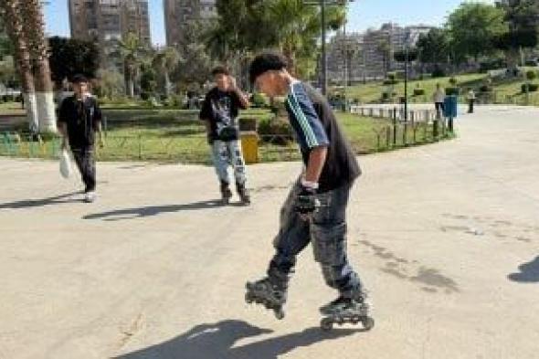 "السكيت”
يخطف
الأنظار
فى
الحديقة
الدولية
وسط
أجواء
الفرحة
بأول
أيام
العيد