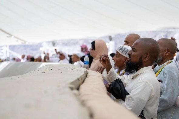 حجاج
    بيت
    الله
    الحرام
    يرمون
    جمرة
    العقبة
    يوم
    النحر