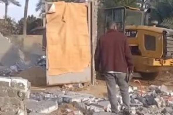 وزير
الزراعة
يوجه
برصد
التعديات
على
الأراضى
الزراعية
خلال
عيد
الأضحى
