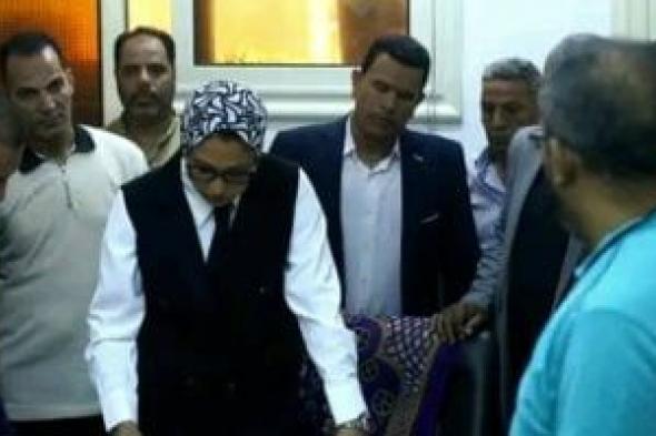 محافظ
الوادى
الجديد
تشيد
بجهود
التصدى
للتعديات
على
الأراضى
الزراعية
بالداخلة