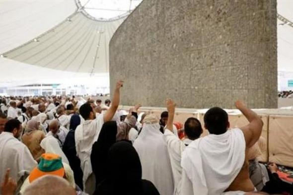 في
    أول
    أيام
    التشريق..
    حجاج
    بيت
    الله
    الحرام
    يرمون
    الجمرات
    الثلاث