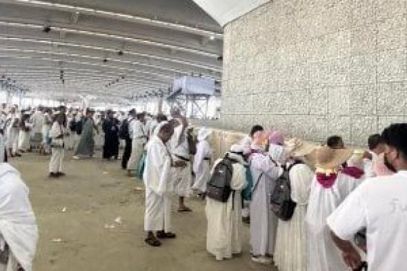 السياحة:
الحجاج
يقضون
أيام
التشريق
بمخيمات
منى
وسط
متابعة
لحظية