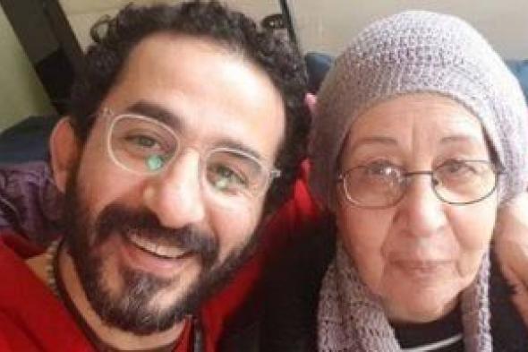 نجوم
الفن
يقدمون
التعازى
لـ
أحمد
حلمى
فى
وفاة
والدته..
ربنا
يصبر
قلبك