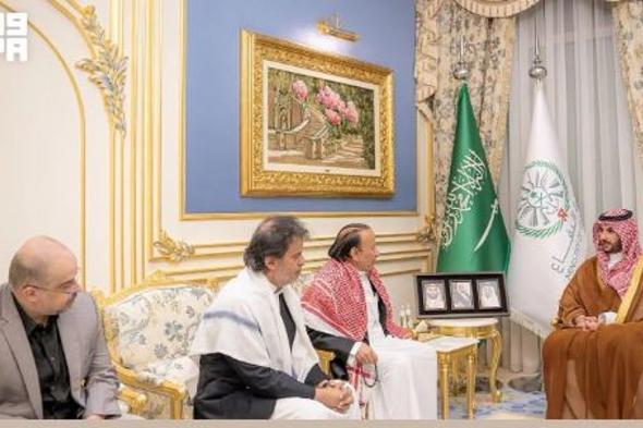 وزير
    الدفاع
    ينقل
    تعازي
    القيادة
    في
    وفاة
    الرئيس
    اليمني
    السابق
    عبدربه
    منصور
    هادي