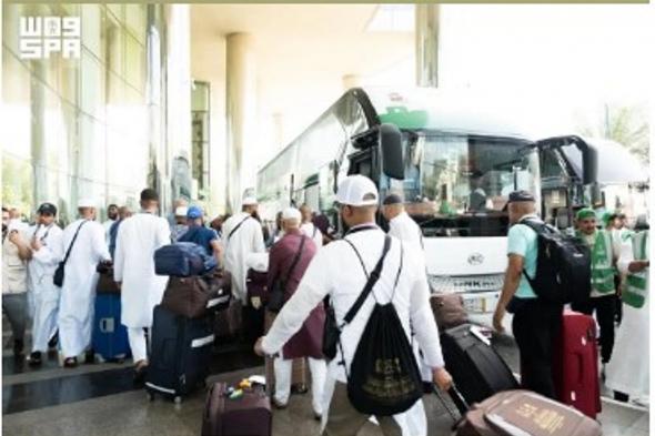 ضيوف
    برنامج
    خادم
    الحرمين
    يغادرون
    مكة
    إلى
    المدينة
    المنورة
    بعد
    إتمام
    مناسك
    الحج