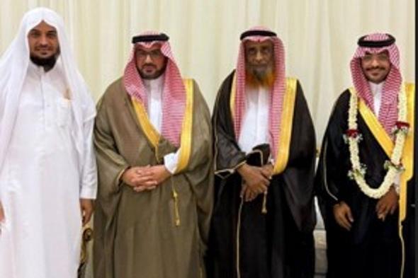 المهندس
    "محمد
    الجريبي"
    يحتفل
    بعقد
    قرانه
    في
    جازان